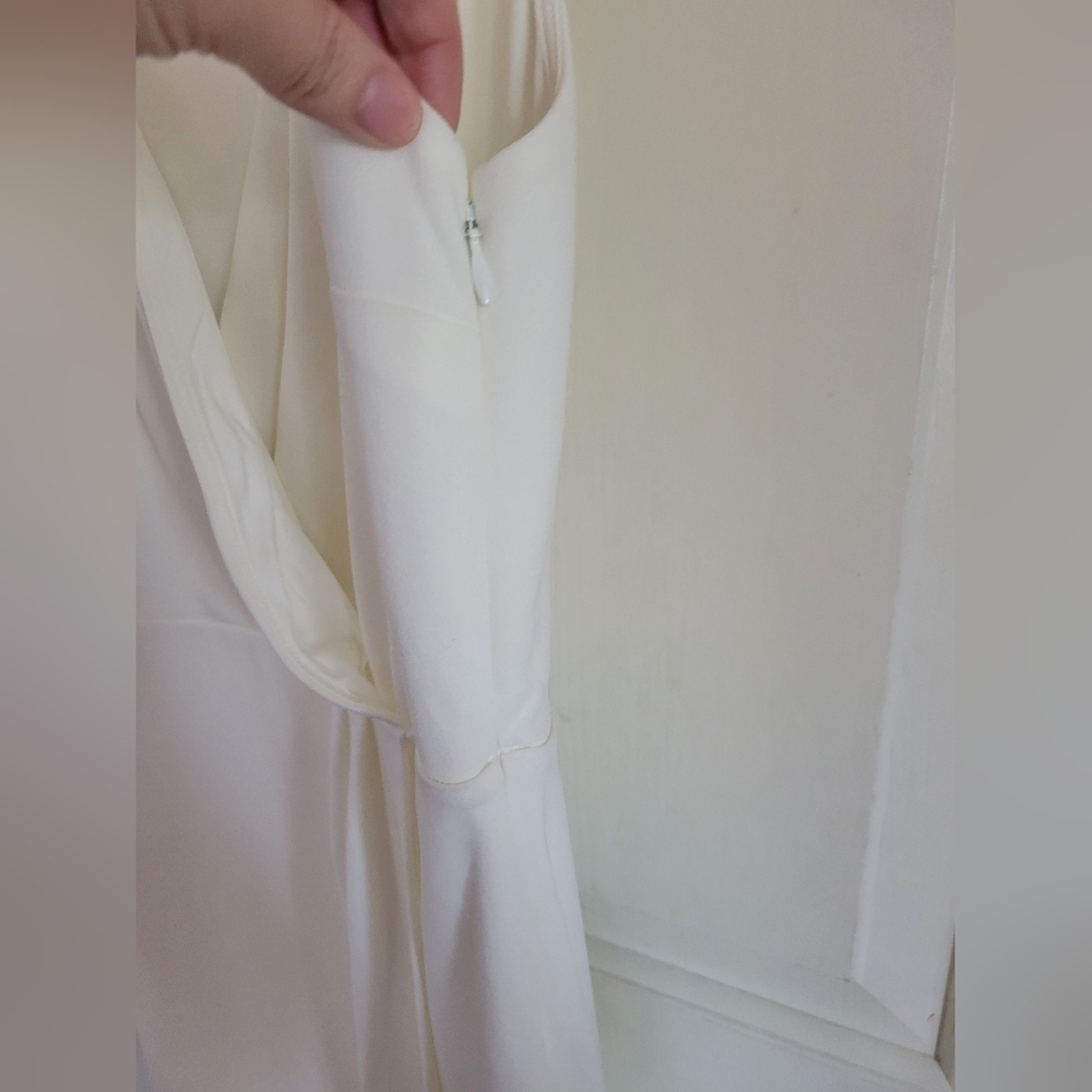 Express Women's White Surplice V-neck Pleated Sheath Sleeveless Dress Size Small - Picture 4 of 6
